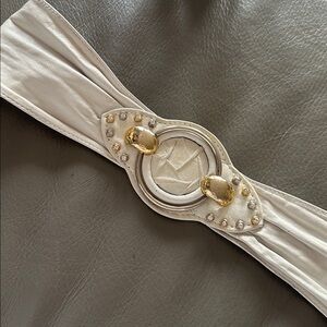 Vintage 80’s white leather belt.